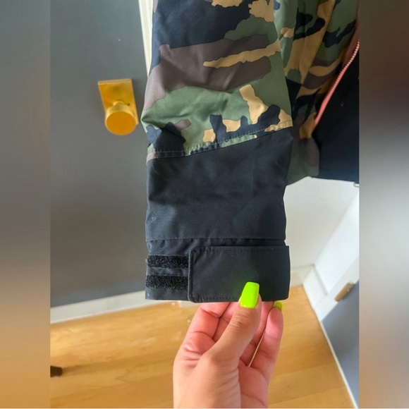 Aperture Snowboard/Ski Jacket - Picture 8 of 10